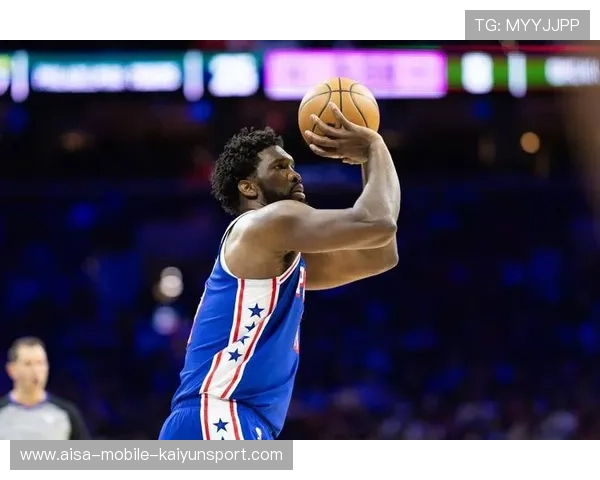 76人依靠恩比德背身稳扎稳打，关键段保持压制——场上节奏与胜利延续