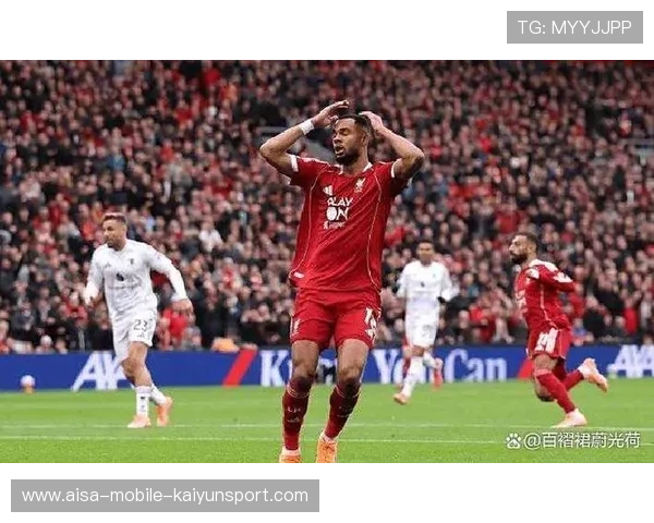 曼联定位球战术奏效前锋头球建功